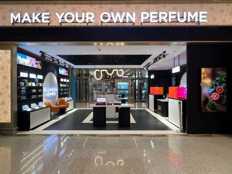 Custom Fixtures & Retail Displays